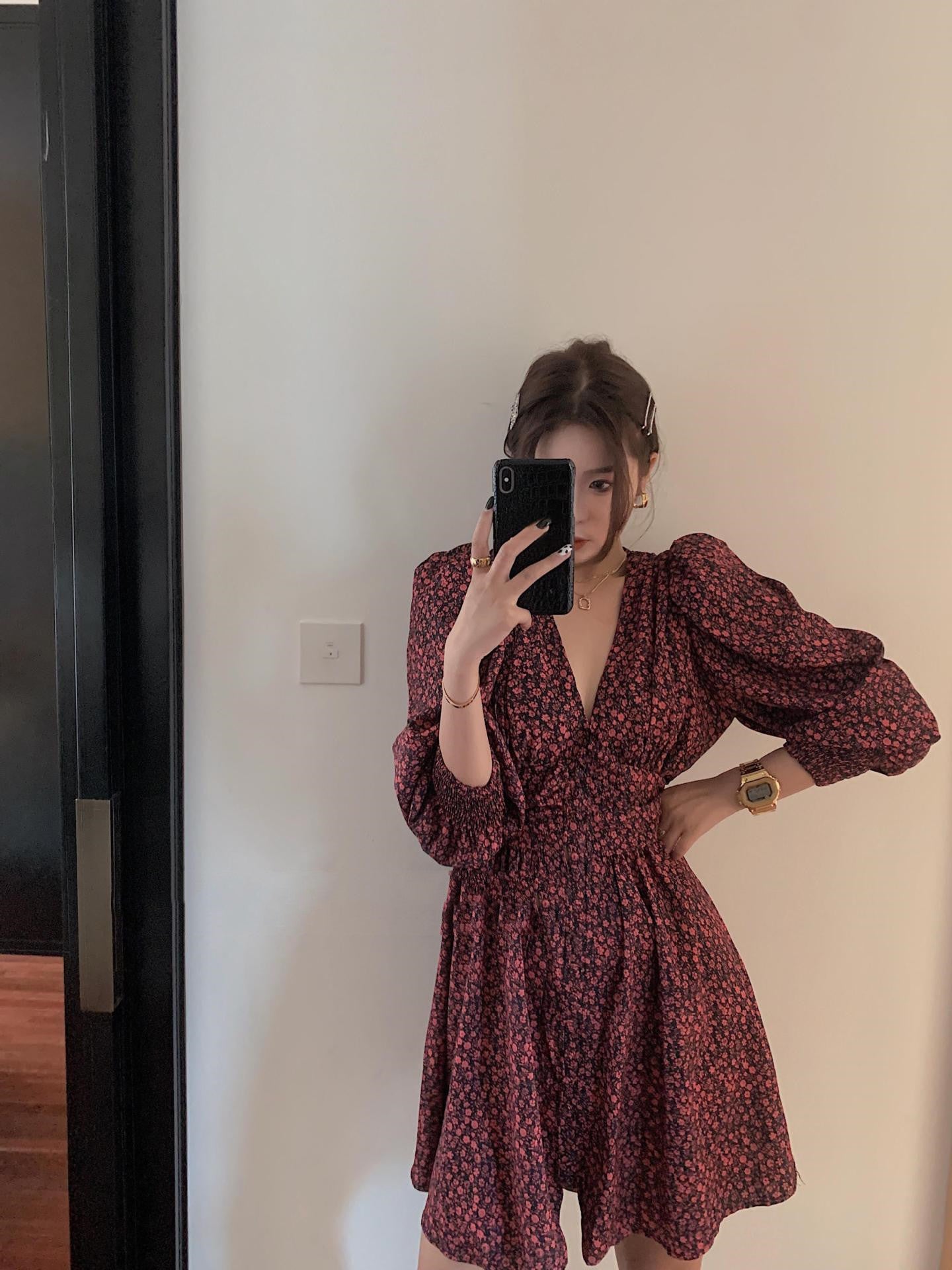 Women’s Retro V-Neck Floral Long Sleeve Dress – Vintage Inspired Elegant Midi Dress