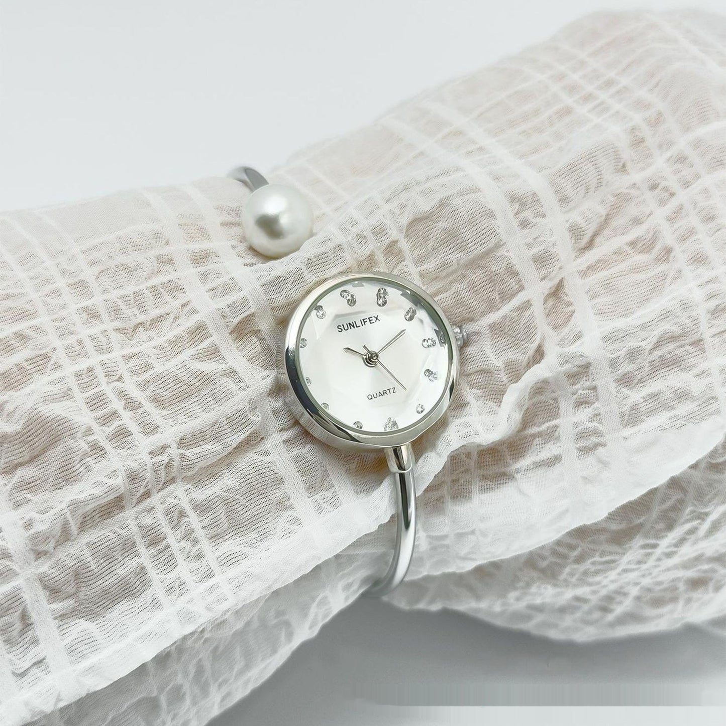 Women’s Elegant Pearl Bangle Watch – High-Grade Fashion Bracelet Timepiece