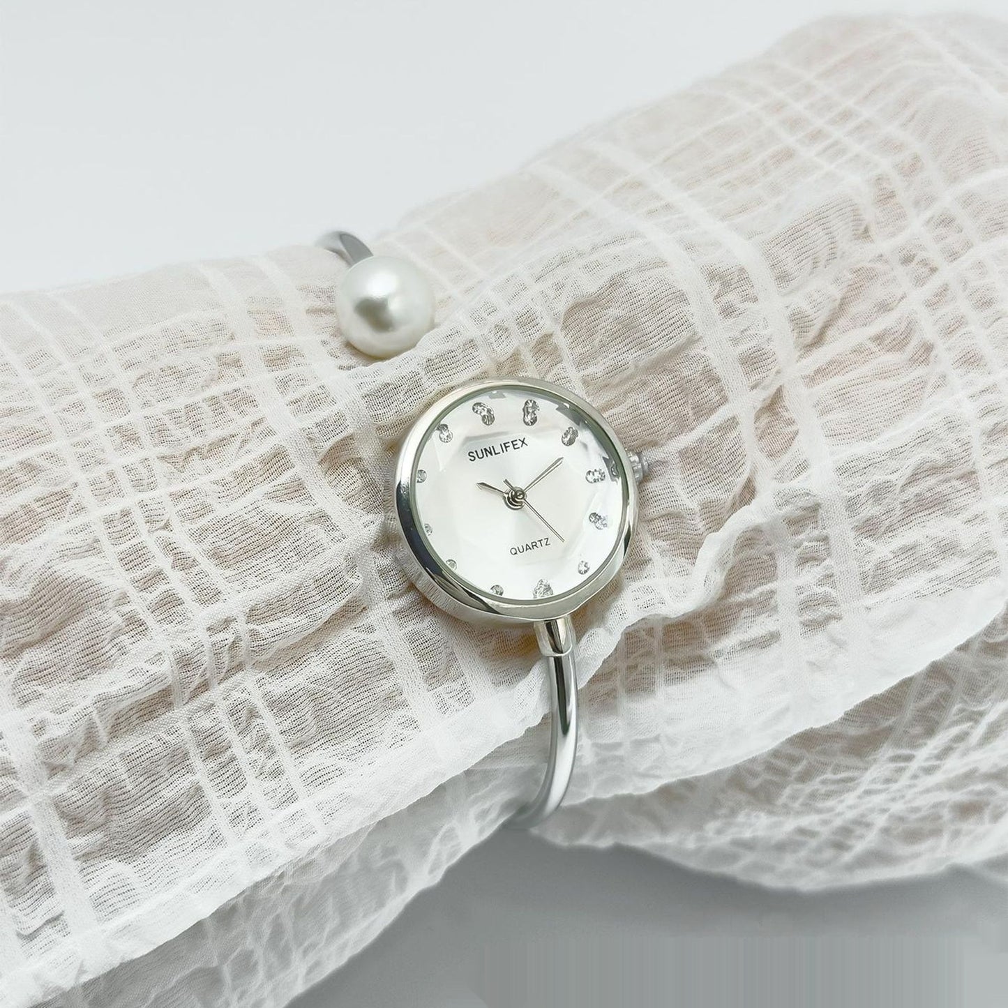 Women’s Elegant Pearl Bangle Watch – High-Grade Fashion Bracelet Timepiece
