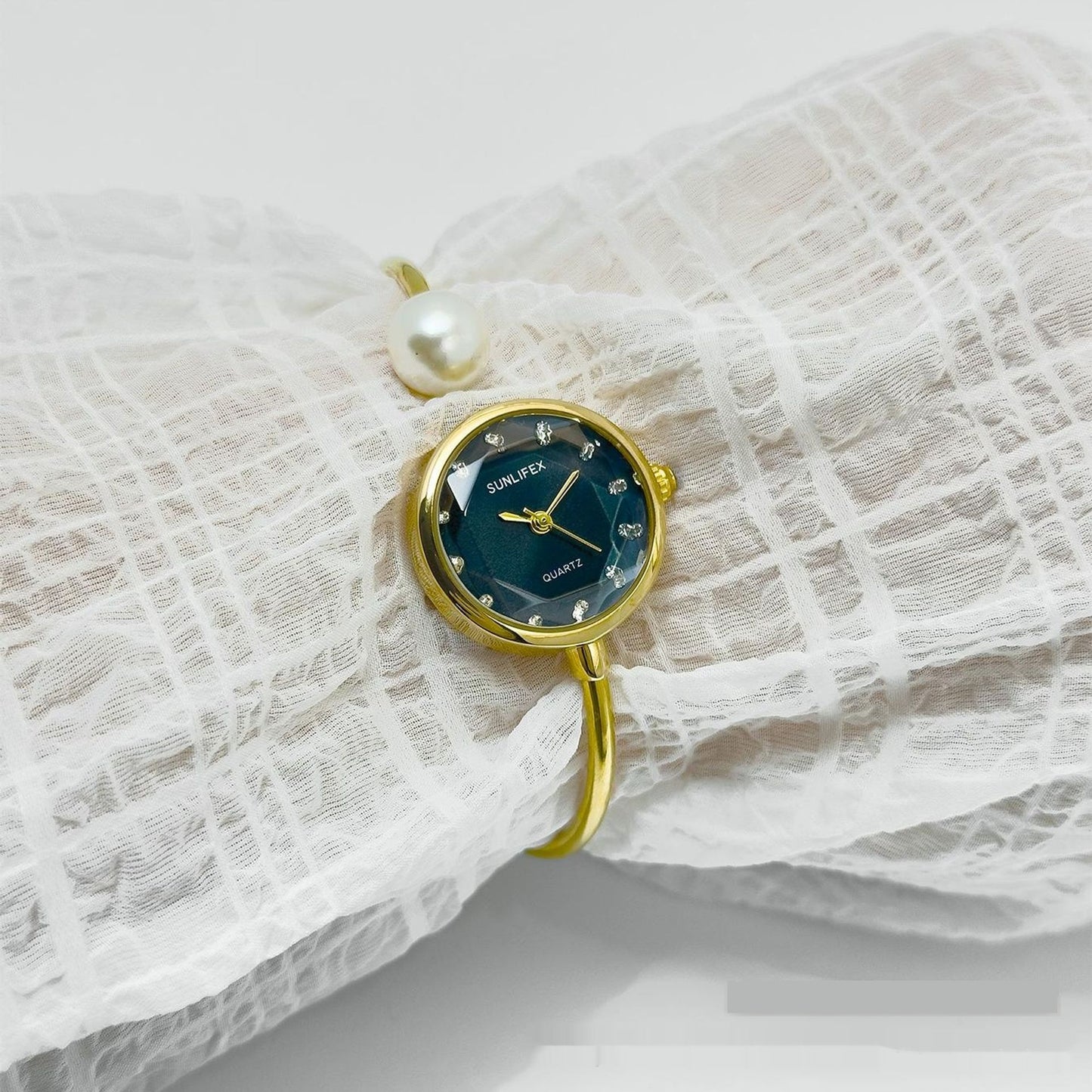 Women’s Elegant Pearl Bangle Watch – High-Grade Fashion Bracelet Timepiece