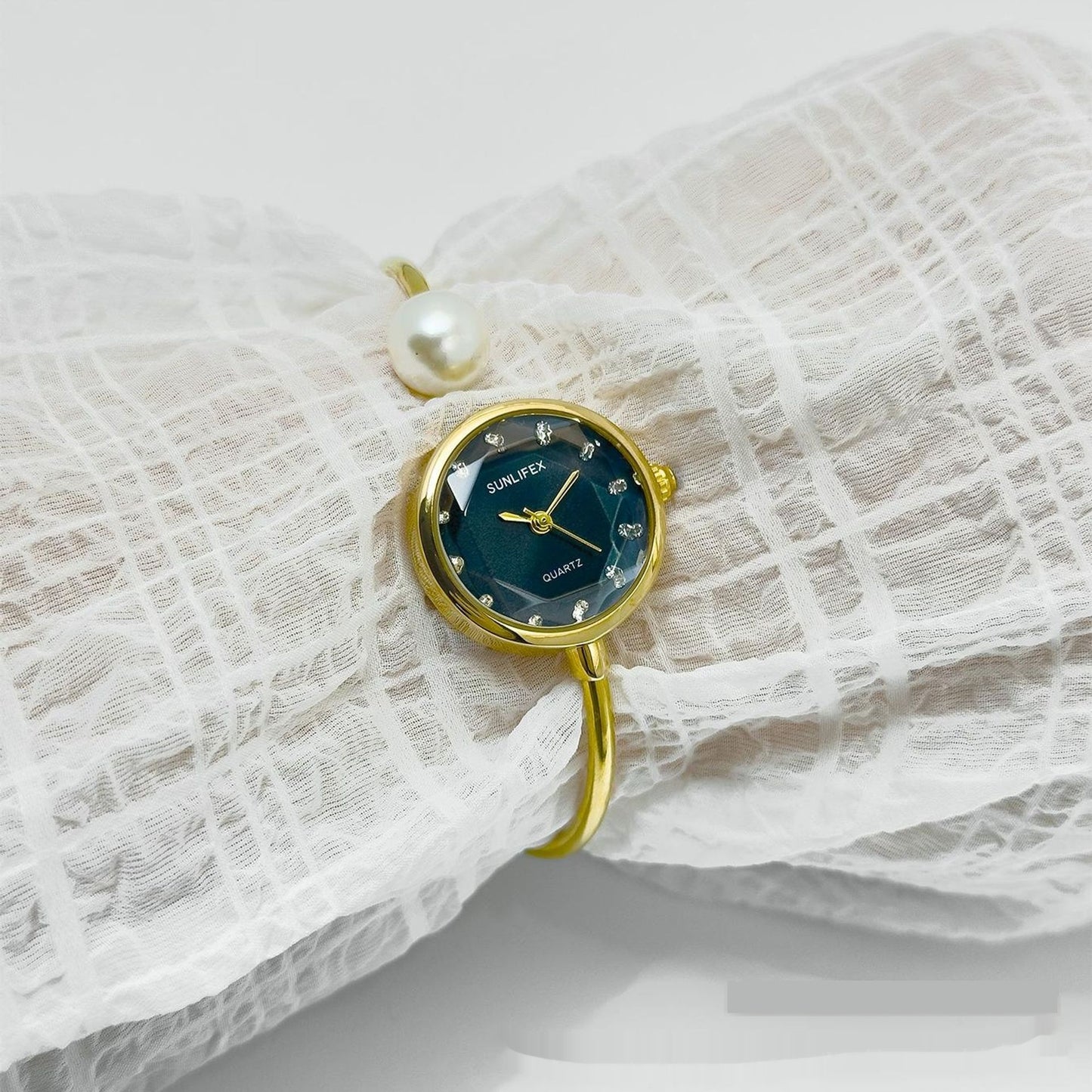 Women’s Elegant Pearl Bangle Watch – High-Grade Fashion Bracelet Timepiece